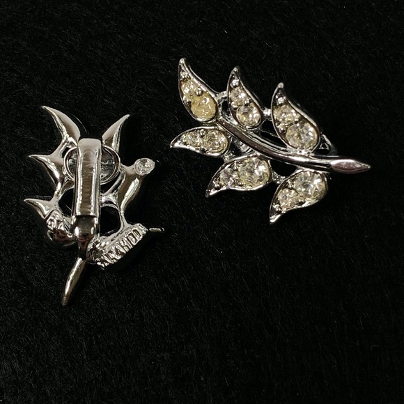 Sarah Coventry Signed Vintage  Harmony Clip On Earrings - Picture 2 of 7